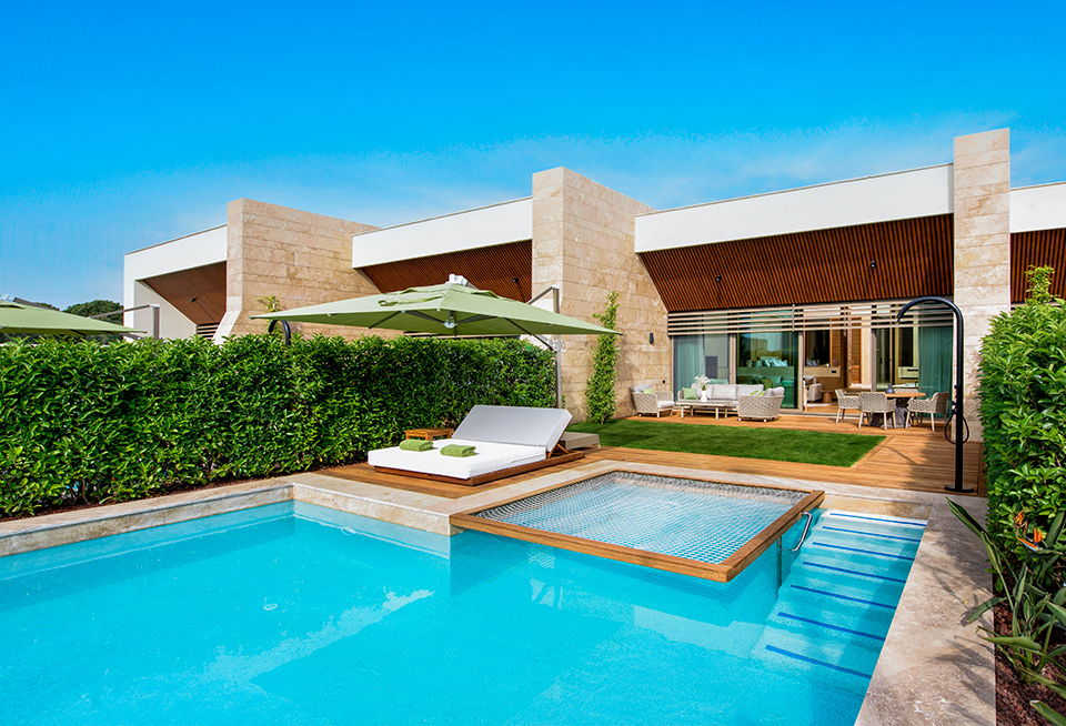 Amber Lagoon Suite